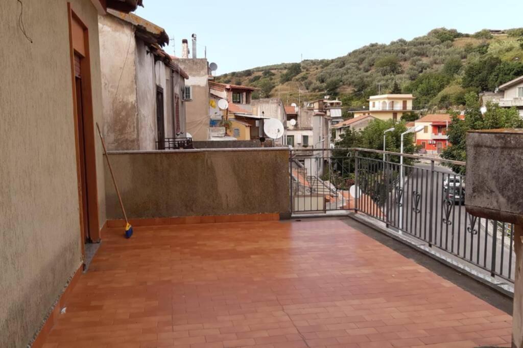 Vila Lontano Dal Caos A Due Passi Dal Mare Condro Exteriér fotografie