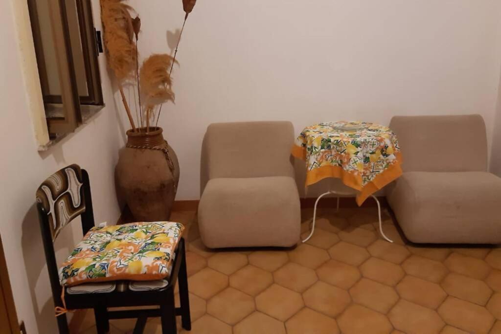 Vila Lontano Dal Caos A Due Passi Dal Mare Condro Exteriér fotografie