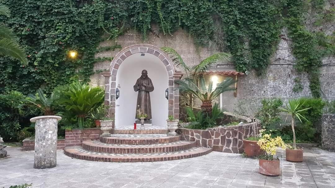 Vila Lontano Dal Caos A Due Passi Dal Mare Condro Exteriér fotografie