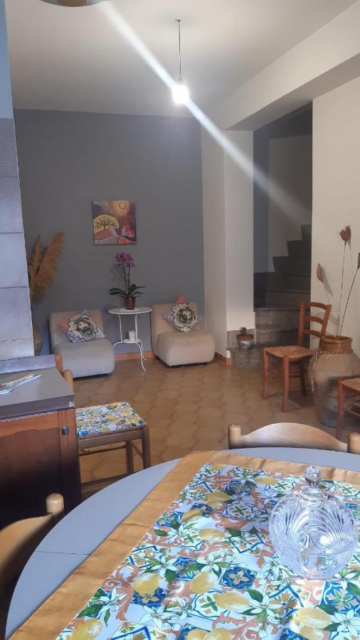 Vila Lontano Dal Caos A Due Passi Dal Mare Condro Exteriér fotografie