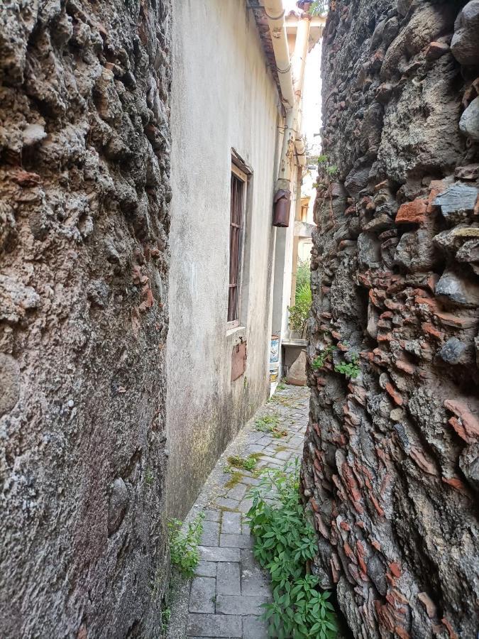Vila Lontano Dal Caos A Due Passi Dal Mare Condro Exteriér fotografie